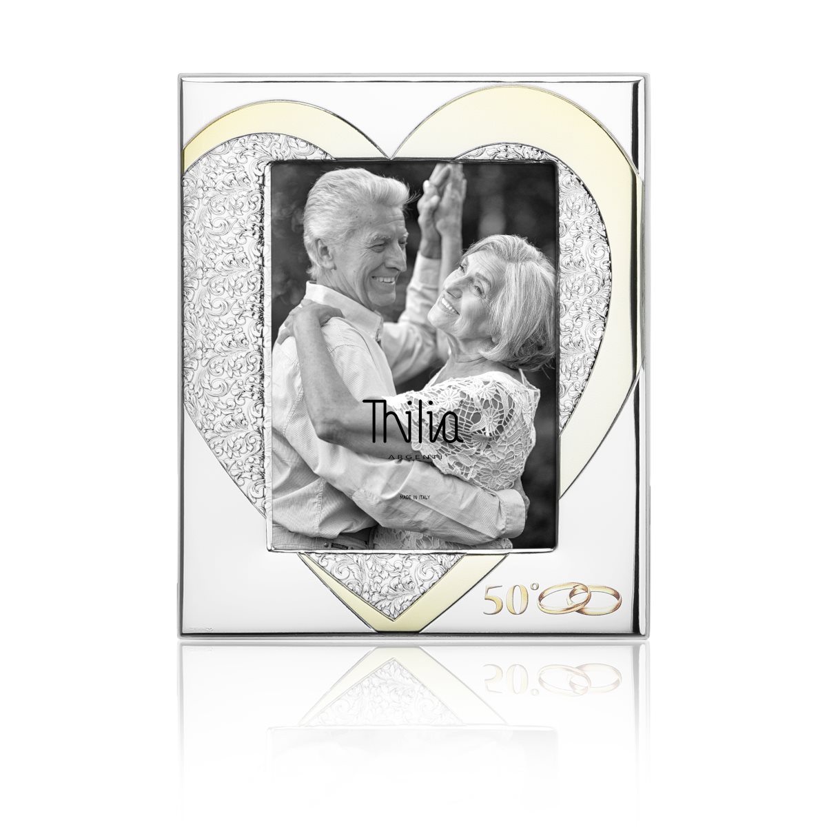 Cornice per 50 anniversario con cuore arabescato, fedi e simbolo in argento laminato mis. 13x18