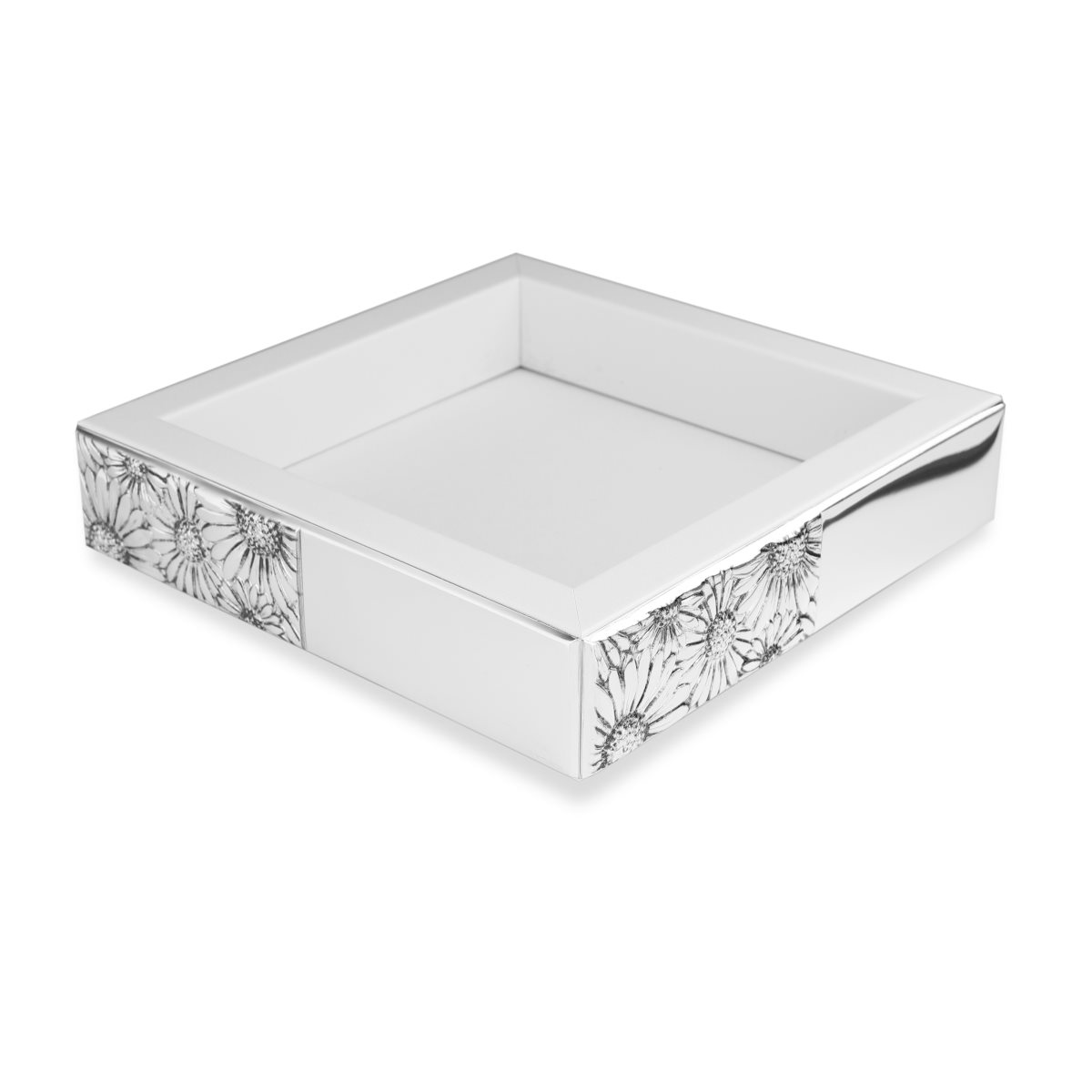 Scatola vuotatasche quadrata in legno bianco e argento laminato con margherite in rilievo a finitura brunita