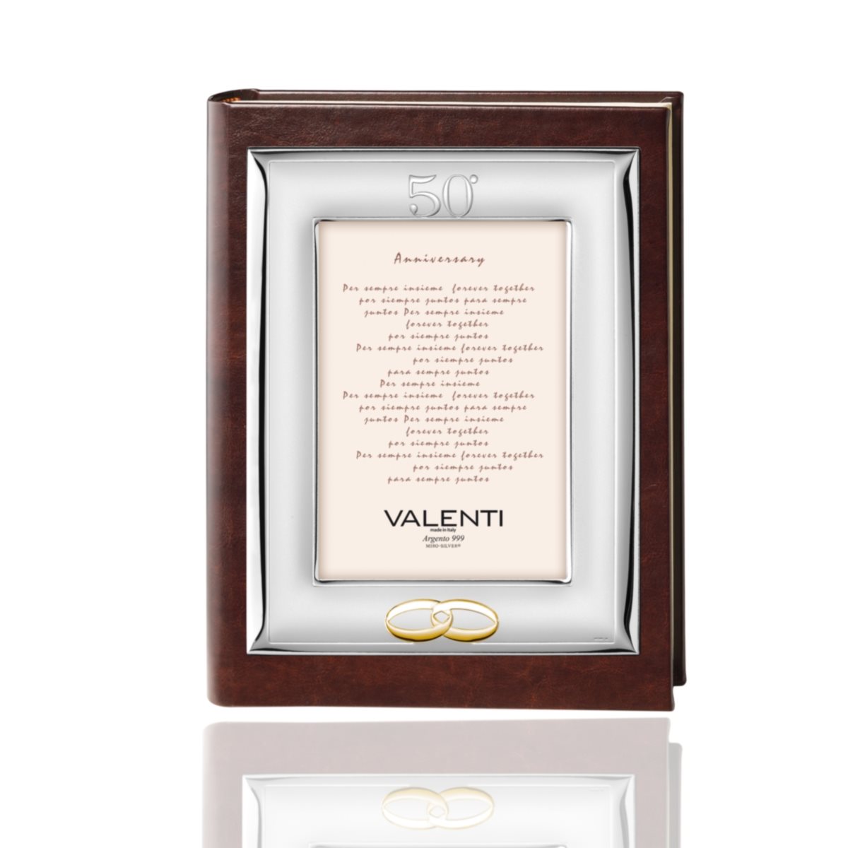 Album portafoto classico per nozze d'oro in ecopelle marrone con cornice in argento laminato decorata con simbolo delle fedi e del 50 anniversario
