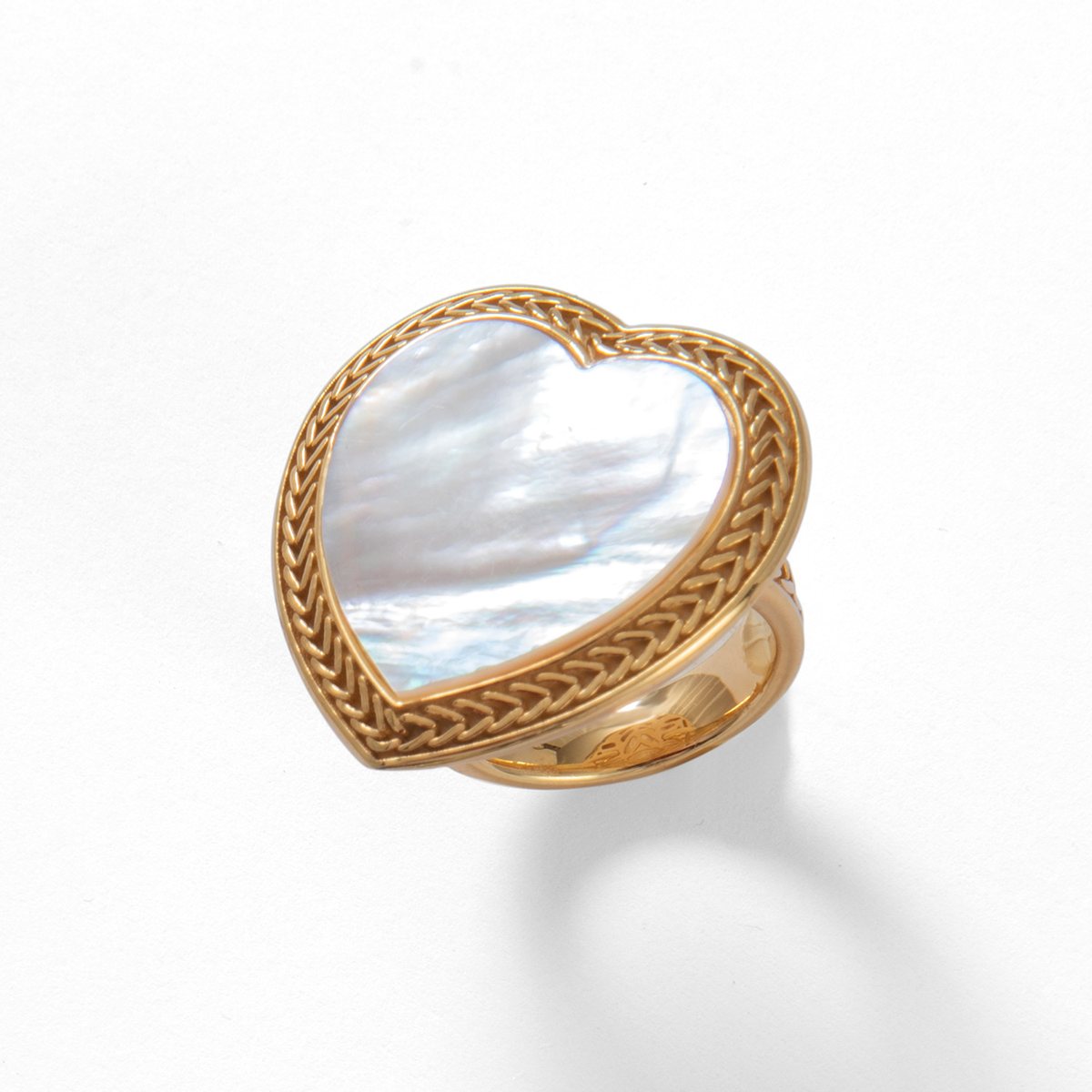 Anello cuore madreperla dorato realizzato in  argento 925 dorato dal brand dueaerre 1938