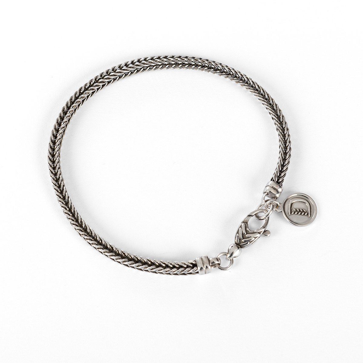 Bracciale miniessenza realizzato in argento 925 brunito dal brand dueaerre 1938