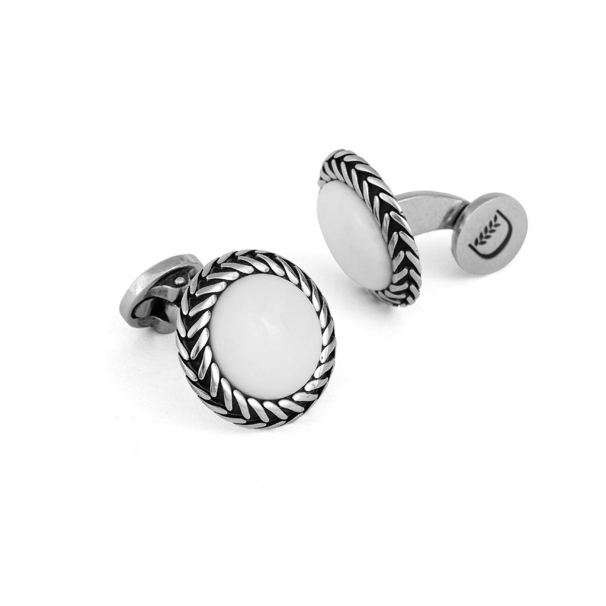 Gemelli tondo realizzato in argento 925
pietra: agata dal brand dueaerre 1938