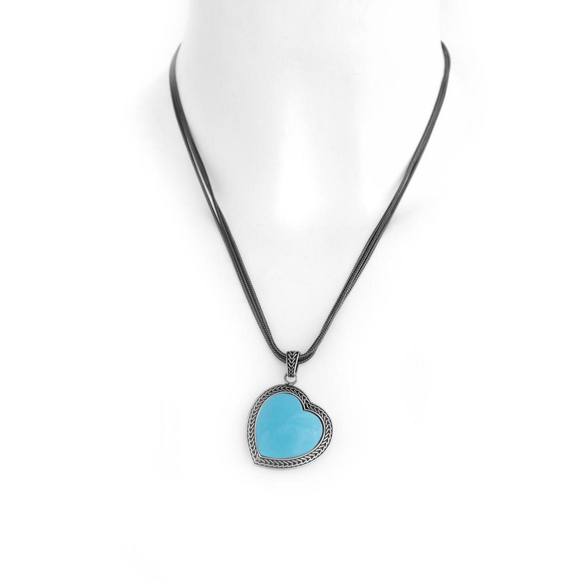Collana cuore turchese realizzato in argento 925 brunito dal brand dueaerre 1938