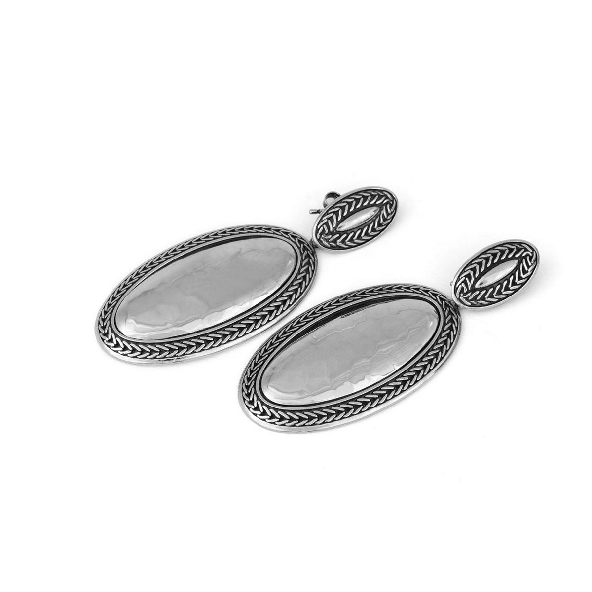 Orecchini dolcezza realizzato in argento 925 brunito dal brand dueaerre 1938