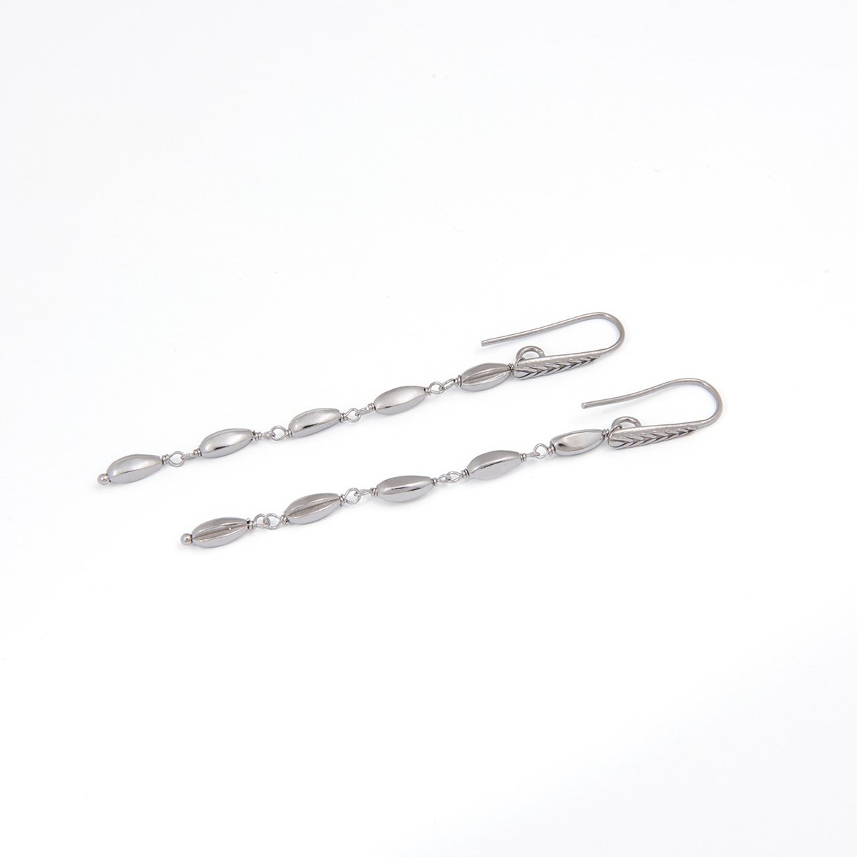 Orecchini chicco realizzato in argento 925 platinato dal brand dueaerre 1938
